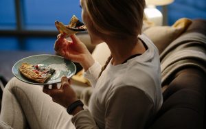 How Late Night Eating Sabotages Weight Loss0AHow Late Night Eating Sabotages Weight Loss